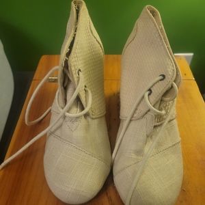 TOMS Women's Shoe